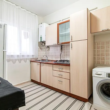 Sleek Flat Within Walking Distance To Pera Museum Apartment