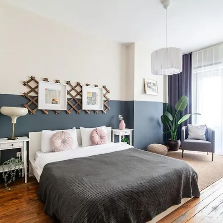 Sleek Flat Within Walking Distance To Pera Museum Apartment Istanbul
