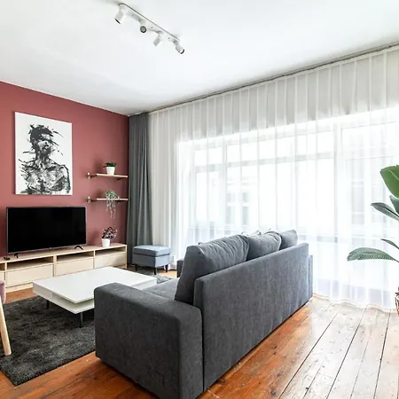 Sleek Flat Within Walking Distance To Pera Museum Apartment *